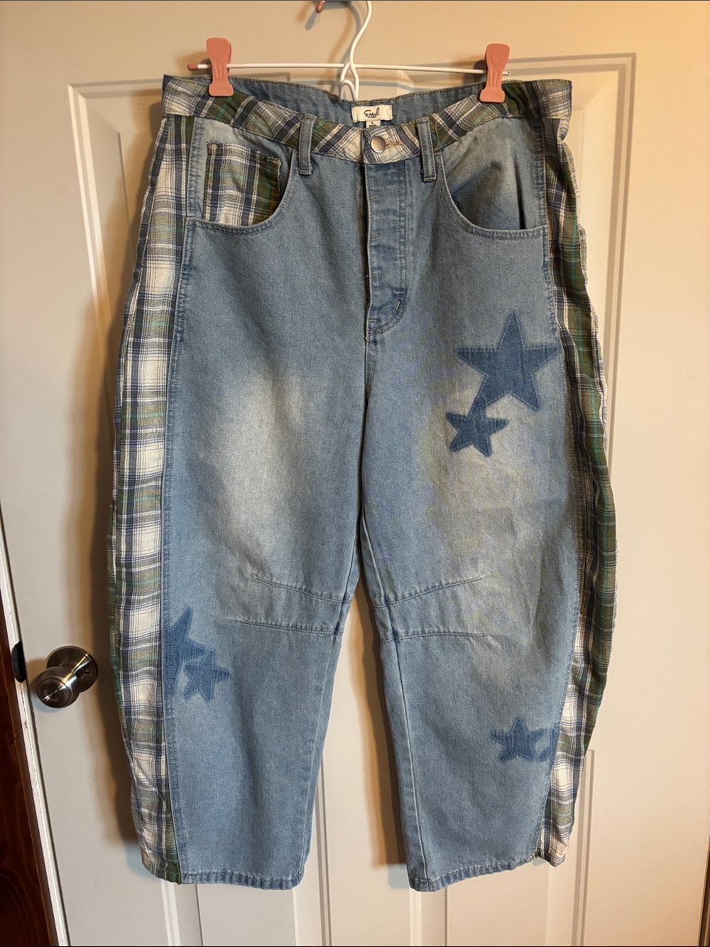 Easel Barrel Plaid-Trim Denim Jeans with Star Appliqués